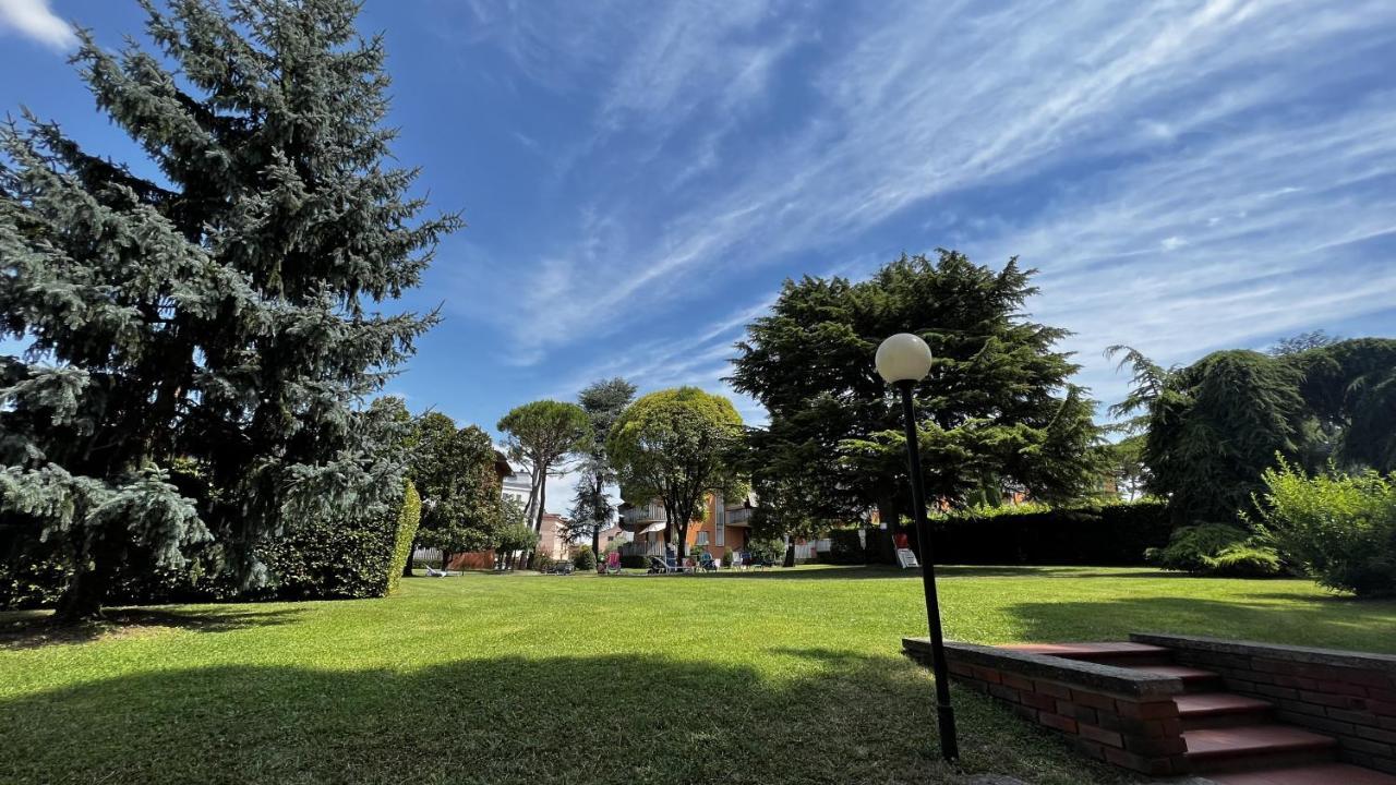 Easy Apartments Peschiera Peschiera del Garda Exterior photo