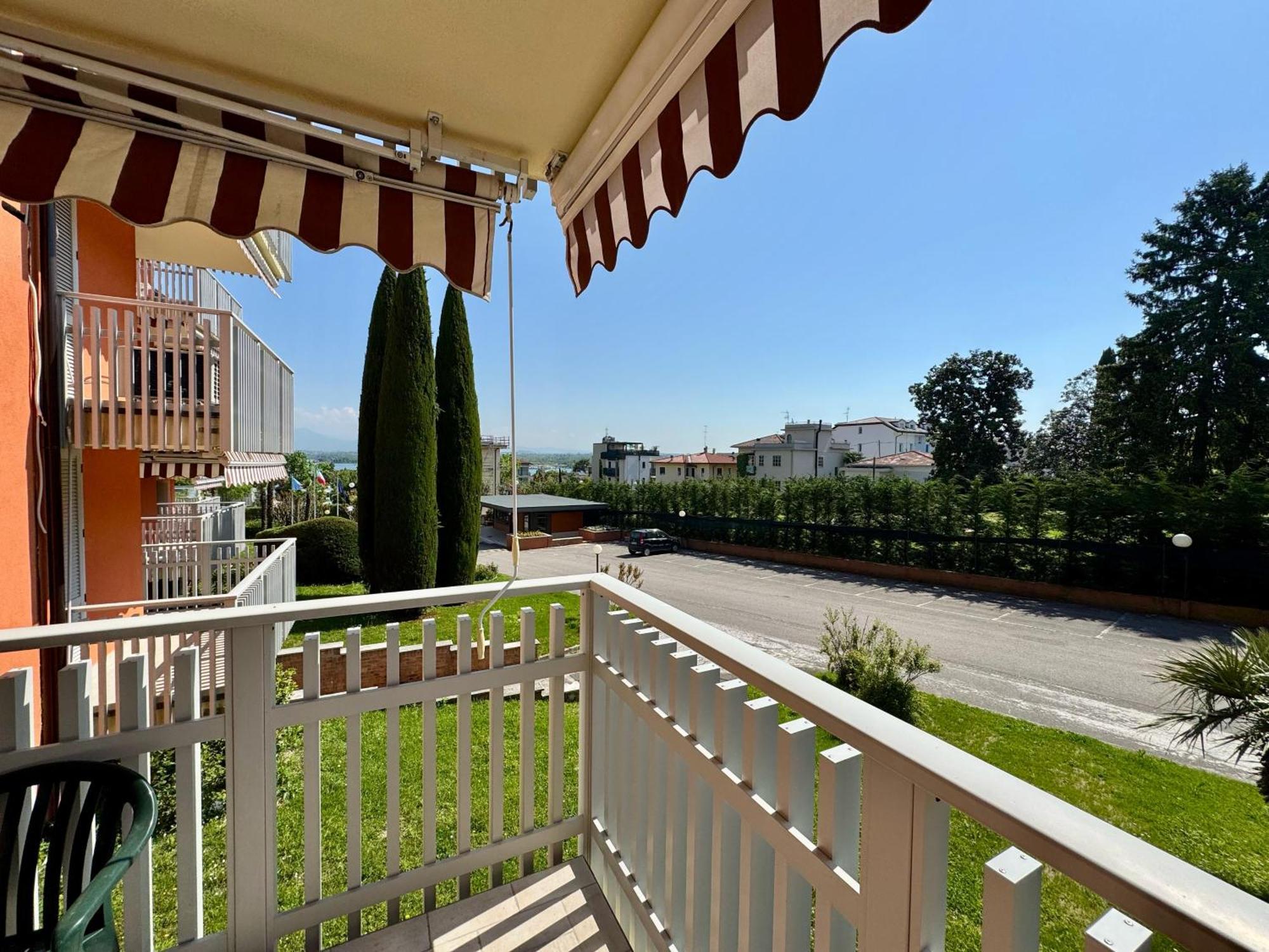 Easy Apartments Peschiera Peschiera del Garda Exterior photo